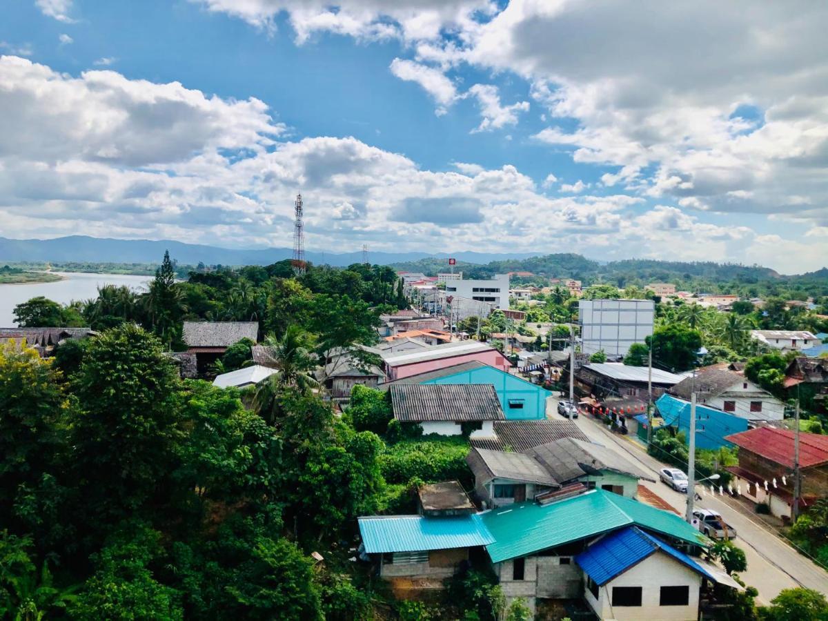 Chiangkhong Teak Garden Riverfront Onsen Hotel- Sha Extra Plus Chiang Khong Exterior photo