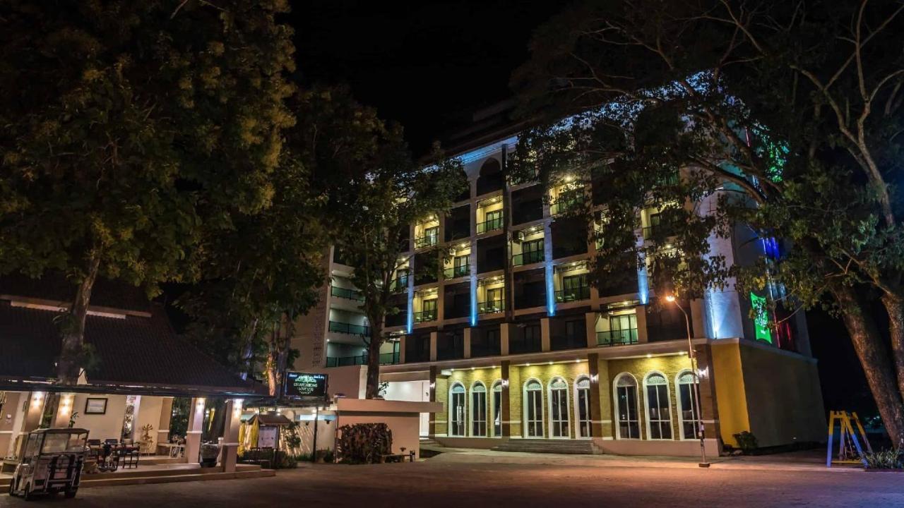 Chiangkhong Teak Garden Riverfront Onsen Hotel- Sha Extra Plus Chiang Khong Exterior photo