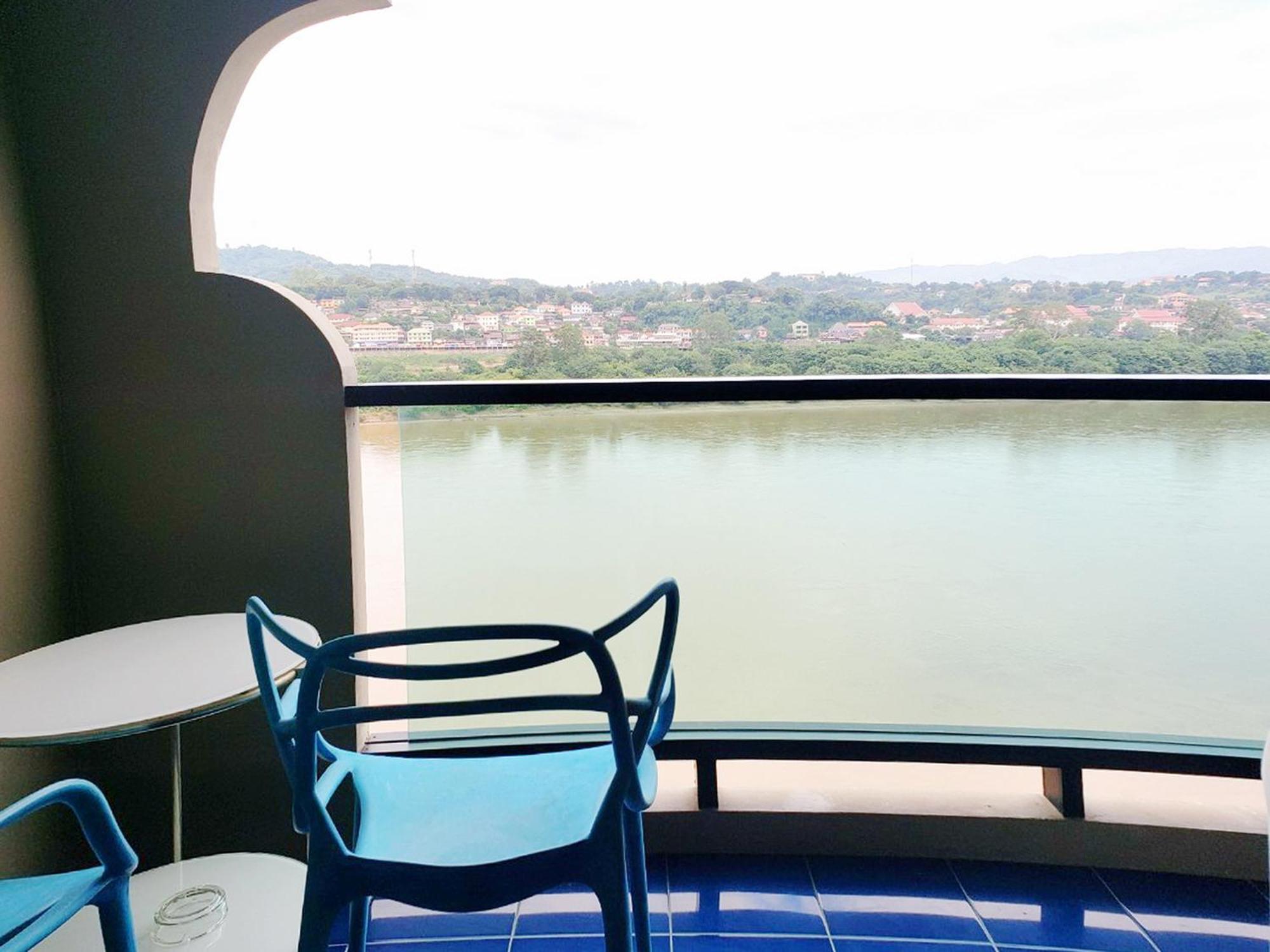 Chiangkhong Teak Garden Riverfront Onsen Hotel- Sha Extra Plus Chiang Khong Exterior photo