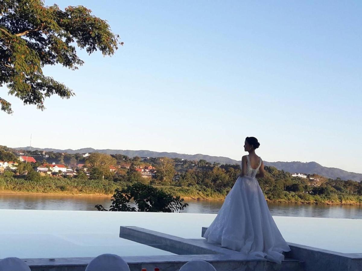 Chiangkhong Teak Garden Riverfront Onsen Hotel- Sha Extra Plus Chiang Khong Exterior photo