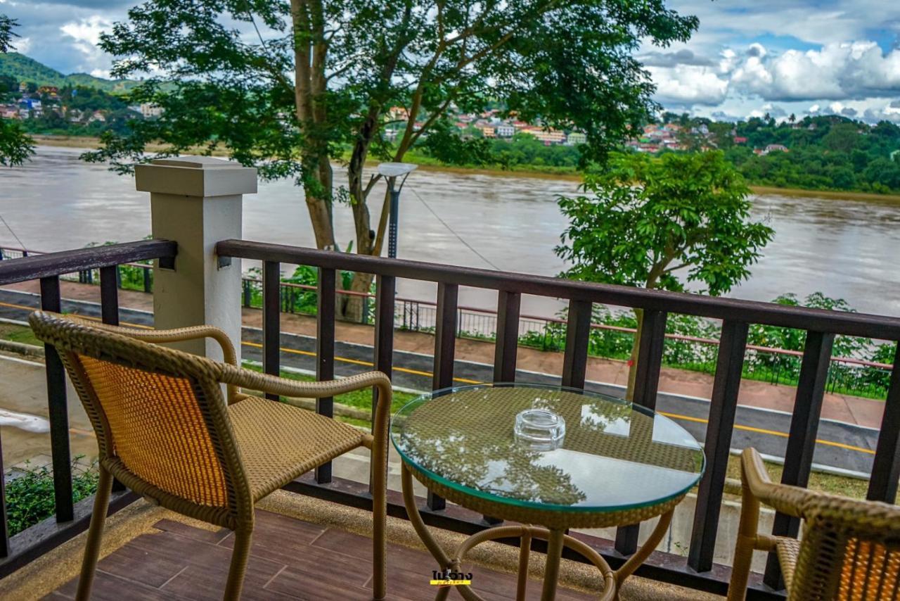 Chiangkhong Teak Garden Riverfront Onsen Hotel- Sha Extra Plus Chiang Khong Exterior photo