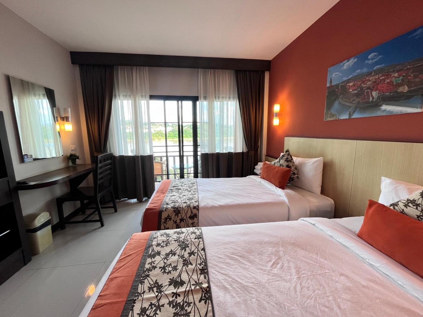 Chiangkhong Teak Garden Riverfront Onsen Hotel- Sha Extra Plus Chiang Khong Exterior photo
